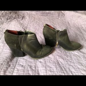 Tommy Hilfiger booties